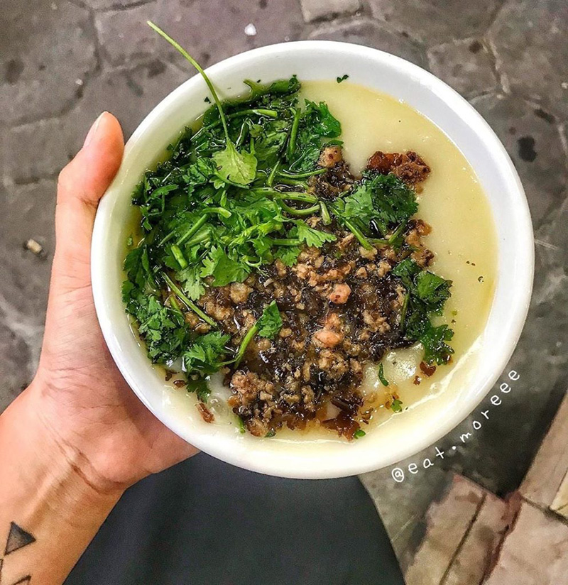 Bánh đúc nóng Lê Ngọc Hân – Địa chỉ ăn vặt ở Hà Nội