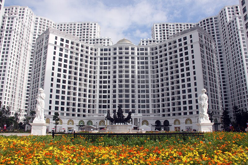 Công trình kiến trúc Royal City mang đậm nét hoàng gia, hiện đại, sang trọng