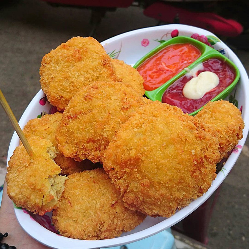 Bánh gà – Món ăn vặt ngon dành cho học sinh lí tưởng trong những buổi xế chiều
