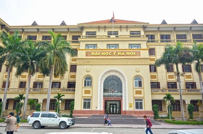 Khuôn viên trường đại học y Hà Nội rộng rãi, hiện đại