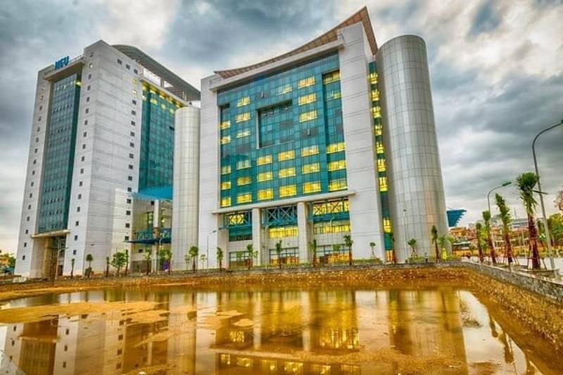 Tòa nhà thế kỉ view xịn sò cho sinh viên học tập