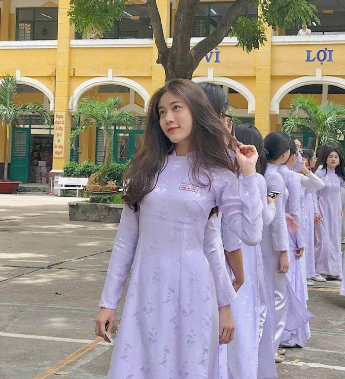 Áo dài cổ cao dành cho nữ sinh cấp 3 đẹp