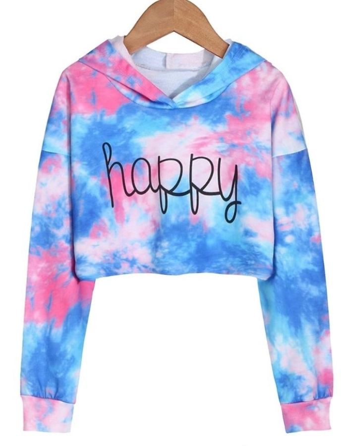 Tự tin khoe vòng eo thon gọn với croptop tie dye