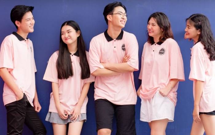 Nhân viên tư vẫn hỗ trợ nhiệt tinh
