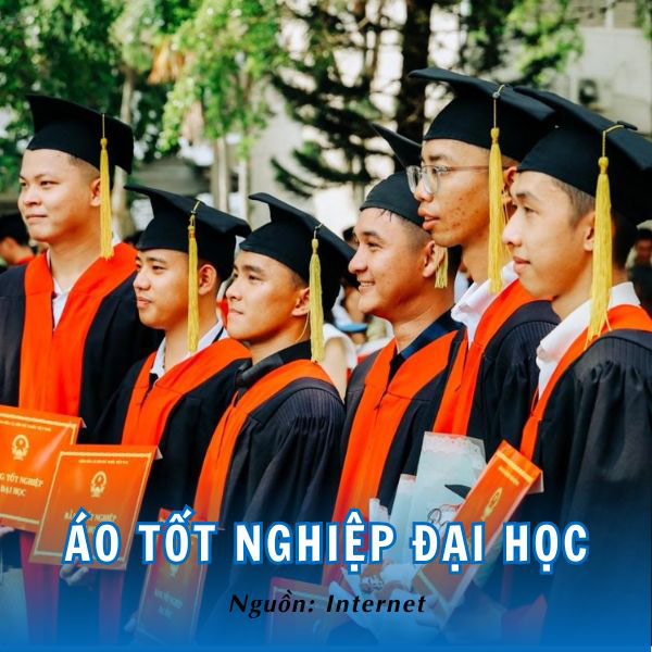 Lễ phục tốt nghiệp cho Cử nhân được thiết kế chỉn chu, trang trọng