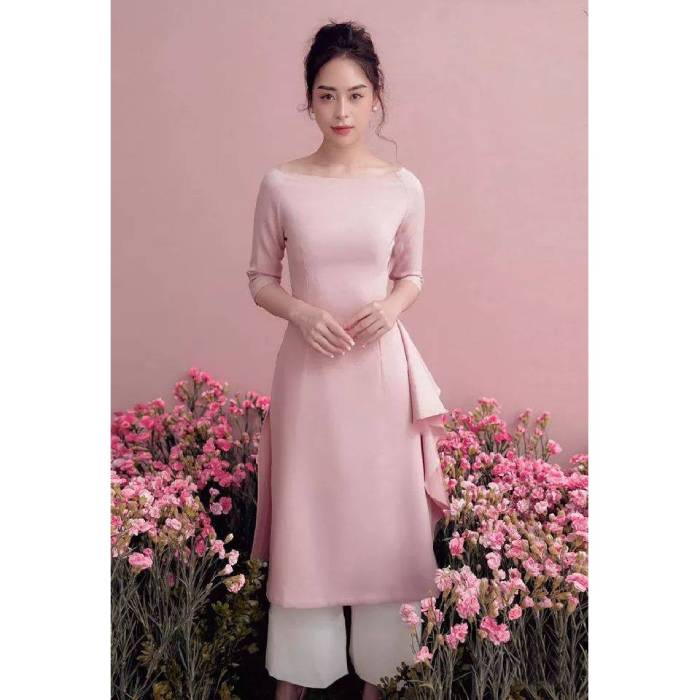 Mẫu áo dài cổ thuyền quyến rũ