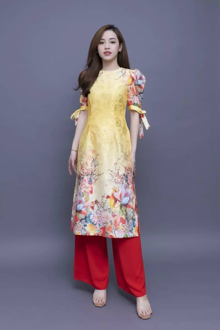 Áo dài vải hoa thanh lịch và độc đáo