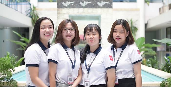 Áo sơ mi phối viền khác màu