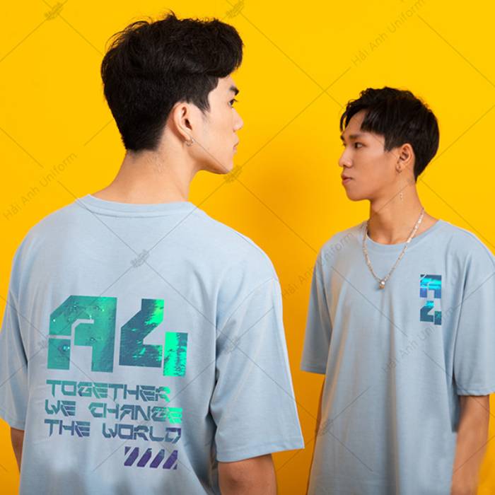 Hình in áo lớp Hologram mang chiều sâu đầy ấn tượng