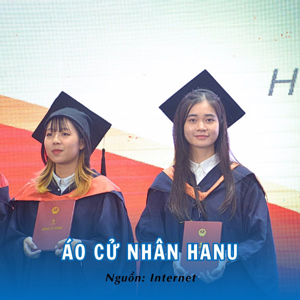 Áo tân cử nhân màu xanh đen của trường đại học Hà Nội
