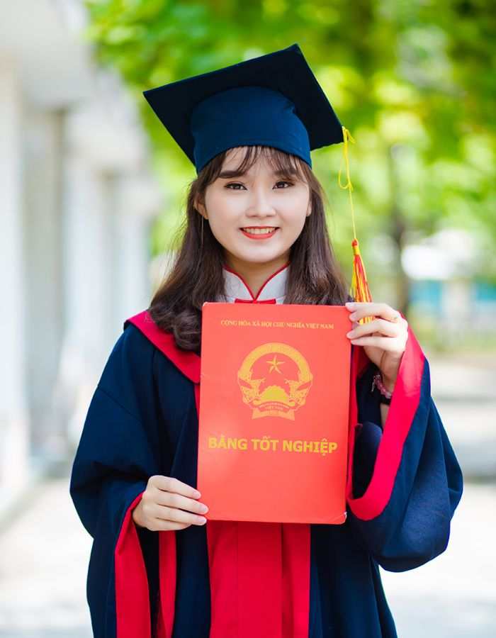Mẫu áo cử nhân trường đại học Công Nghệ Giao Thông Vận Tải