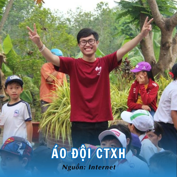 Đội CTXH sử dụng mẫu áo thun trơn đơn giản, dễ phối