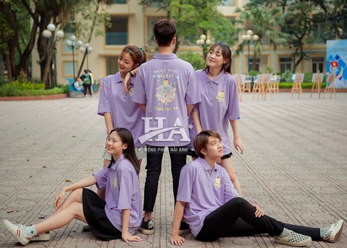 Đồng phục lớp màu tím luôn gợi nhớ những kỷ niệm khó quên