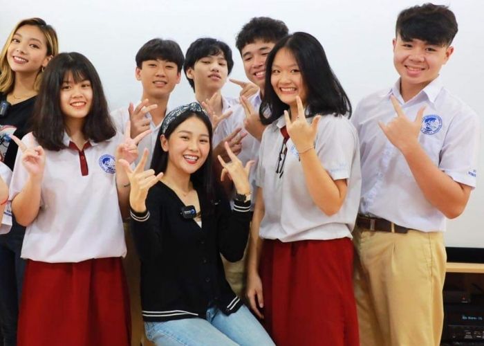 Trang phục trường quốc tế Á Châu mang phong cách thiết kế hiện đại