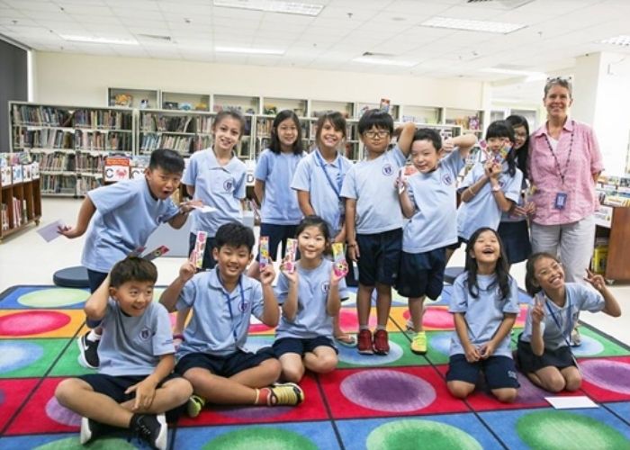 Mẫu trang phục dành cho học sinh nam trường tiểu học Nam Sài Gòn