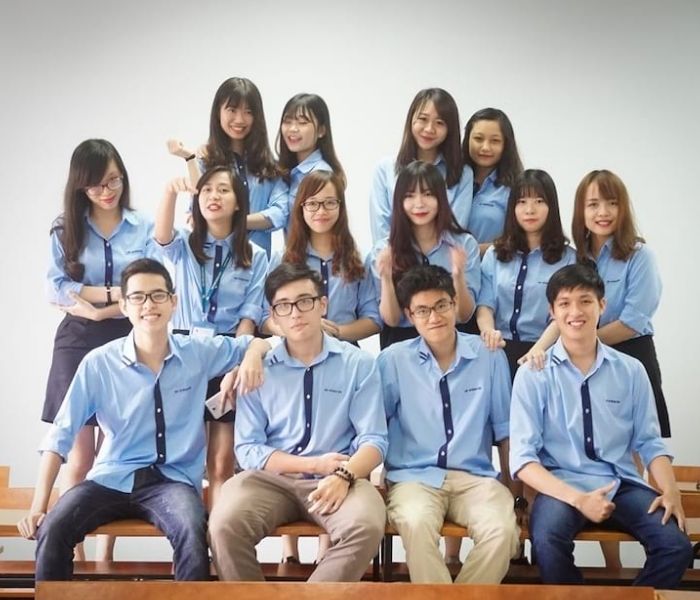 Áo được thiết kế màu xanh dương tinh tế, thanh lịch
