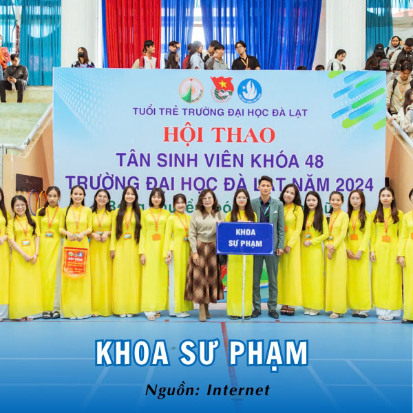 Kiểu áo dài đồng phục khoa sư phạm trường đại học Đà Lạt 