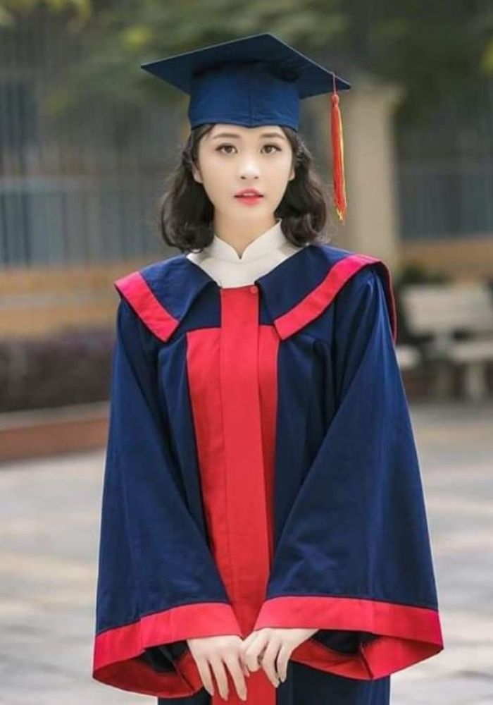 Mẫu áo cử nhân tốt nghiệp được học sinh, sinh viên Việt Nam thường xuyên sử dụng