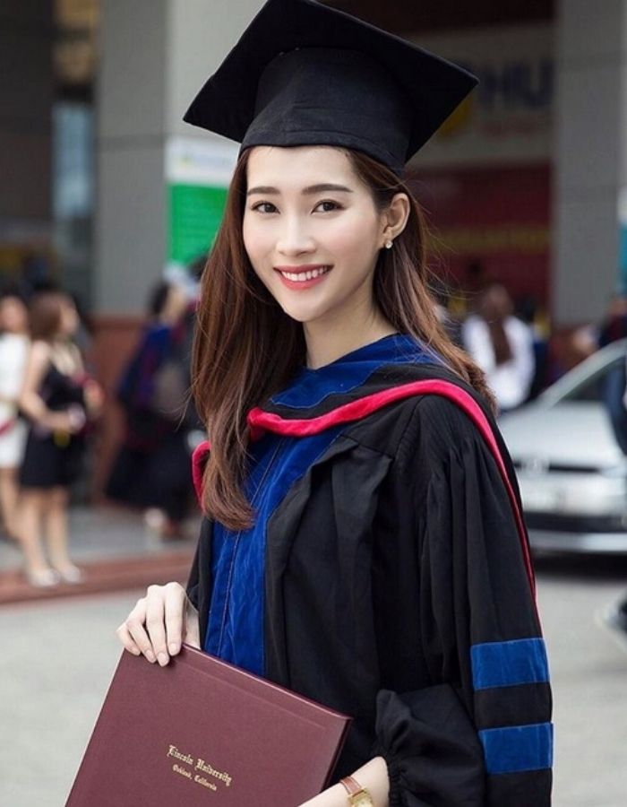 Hình ảnh mũ tốt nghiệp được thiết kế với kiểu dáng hiện đại