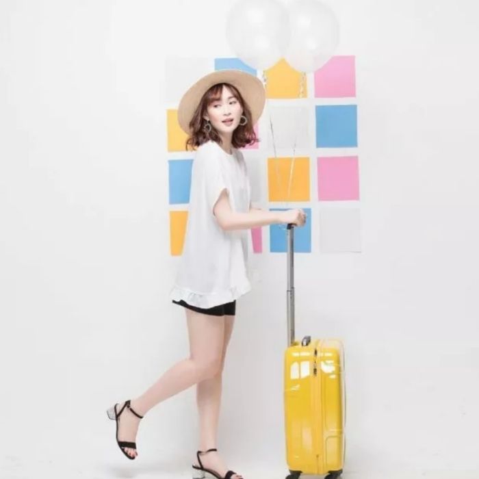 Phá cách khi chụp ảnh kỷ yếu cùng áo thun và quần short