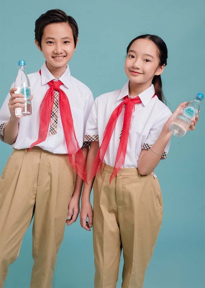 Đồng phục học sinh thường xuyên xuất hiện trong các bài văn
