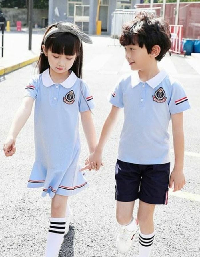 Mẫu trang phục với thiết kế kiểu dáng đầm váy kết hợp