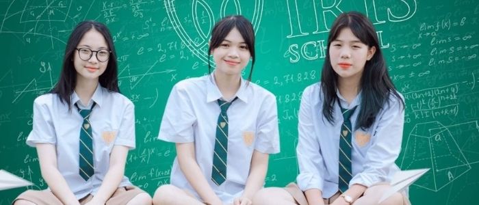 Đồng phục nữ sinh THPT Iris nổi bật với màu sắc cà vạt hoạ tiết