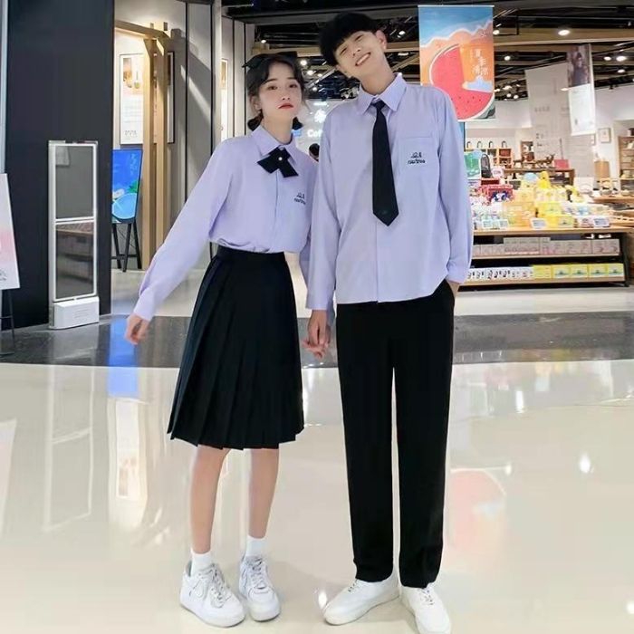 Nam, nữ sinh rạng rỡ trong bộ đồng phục trường học