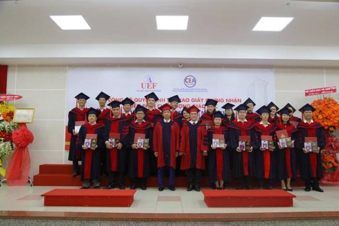 Mẫu trang phục áo cử nhân tiến sĩ ngành Kinh Tế
