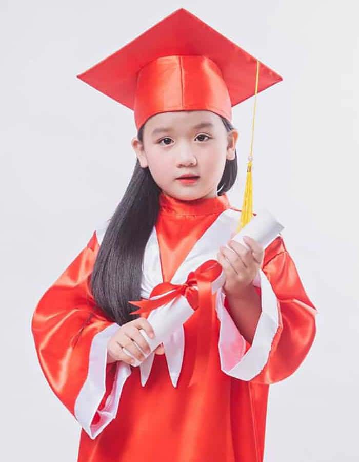 Bộ quần áo cử nhân học sinh mẫu giáo tông màu đỏ