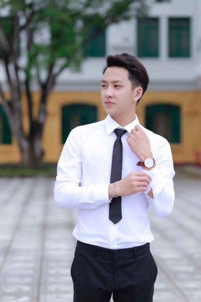 Hình ảnh nam sinh lịch sự, cool ngầu trên sân trường