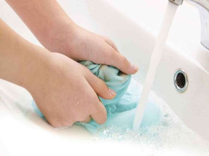 Không giặt áo có hình in bằng nước nóng
