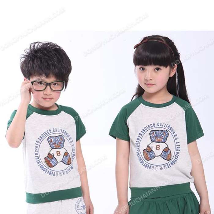 Đồng phục học sinh mẫu giáo với thiết kế cổ tròn năng động