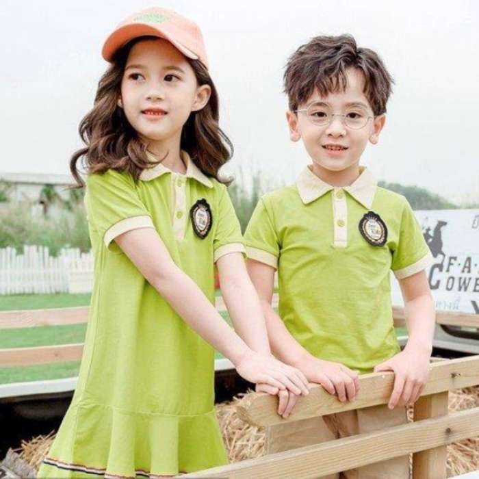 Mẫu váy liền thân màu xanh lục dành cho học sinh nữ