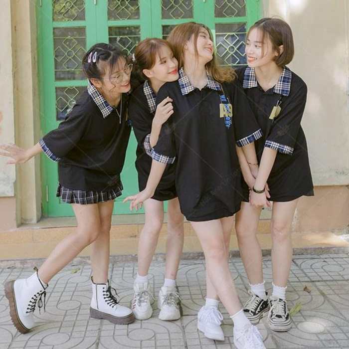 Mẫu áo đồng phục lớp màu đen cá tính
