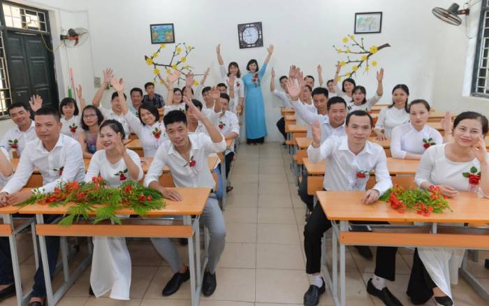 Họp lớp sau 20 năm kỷ niệm ngày ra trường