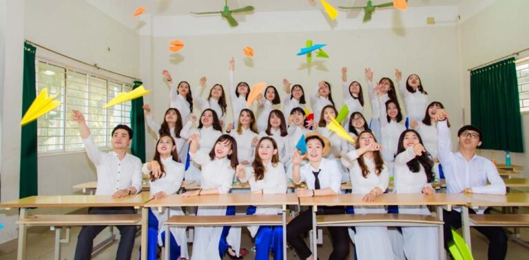 Họp lớp sau 20 năm ra trường và những bài học đáng suy ngẫm