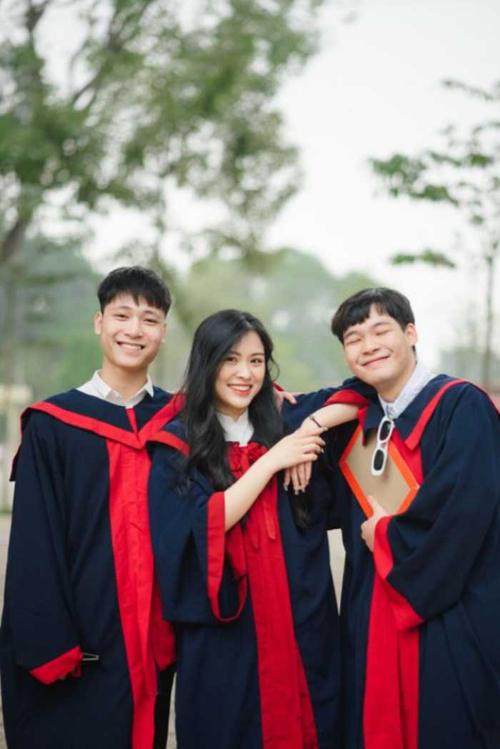Xưởng may Gia Đạt chuyên sản xuất quần áo tốt nghiệp