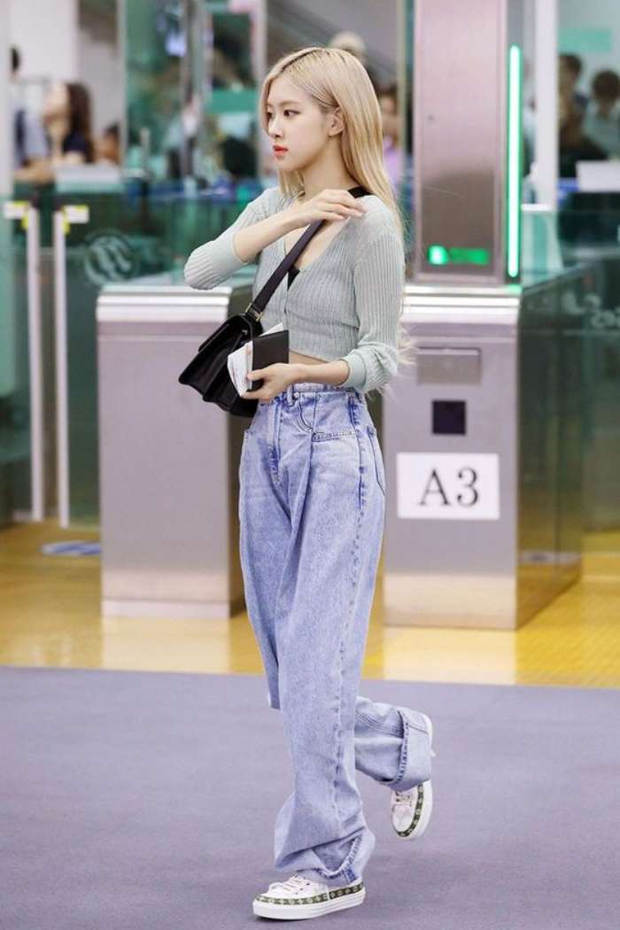 Outfit local brand ấn tượng với áo thun cùn quần ống rộng
