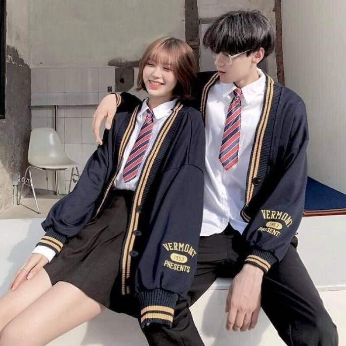 Kết hợp đồng phục trường với áo khoác cardigan