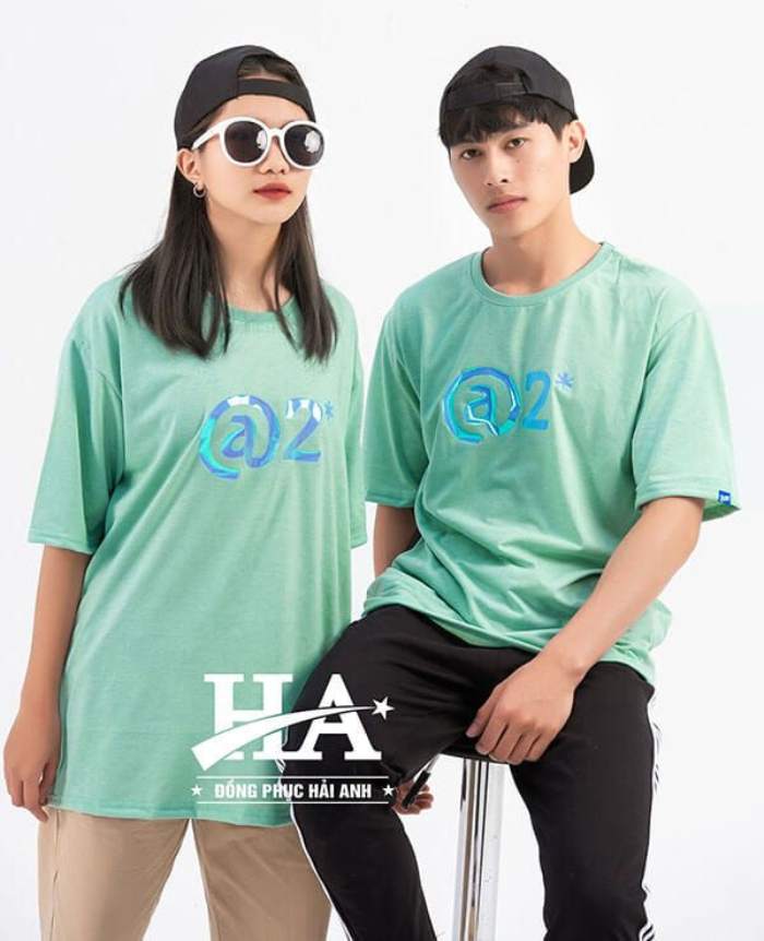 Đồng phục lớp sử dụng gam màu xanh ngọc dịu nhẹ
