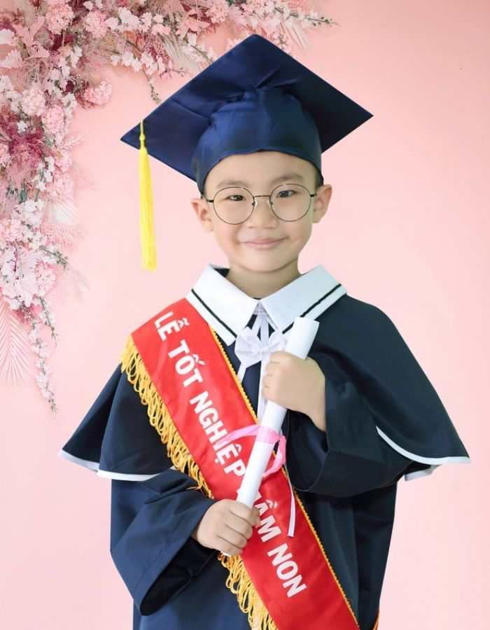 Chất liệu vải là yếu tố quan trọng ảnh hưởng đến giá trang phục