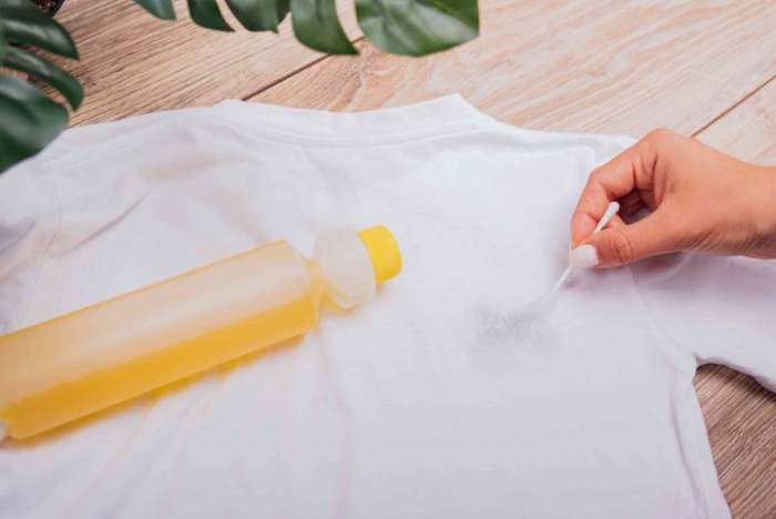 Sử dụng dung dịch Axeton để tách hình in
