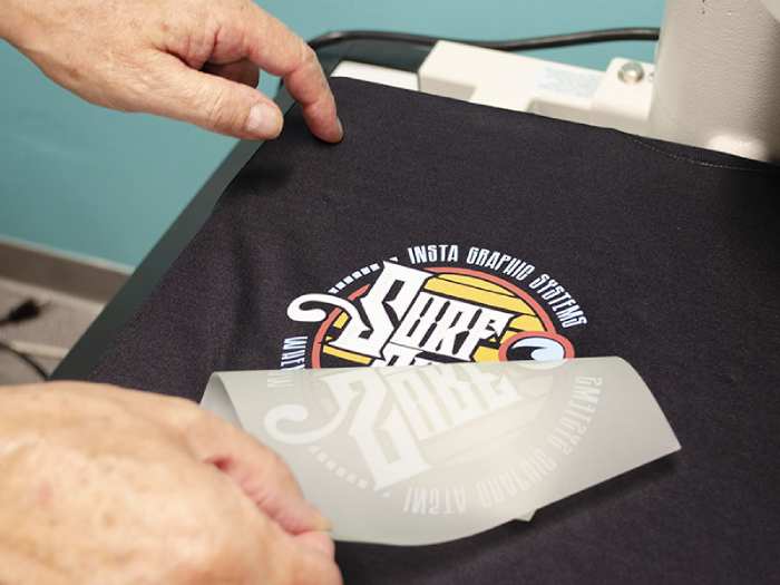 Kỹ thuật in chuyển nhiệt áo lớp trên tấm decal