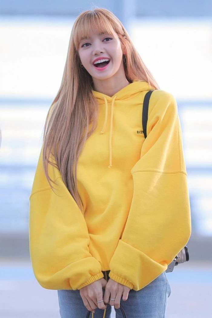 Mẫu áo hoodie mix cùng quần ống rộng