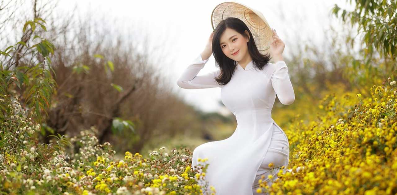 10 Mẫu áo dài giáo viên đẹp, thanh lịch, duyên dáng
