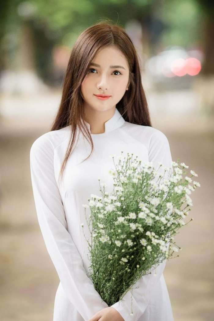 Makeup nhẹ nhàng giúp tăng thêm nét xinh tươi, thuần khiết tuổi học trò