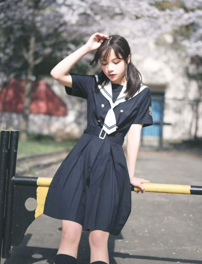Trang phục váy liền thân của nữ sinh nước Nhật