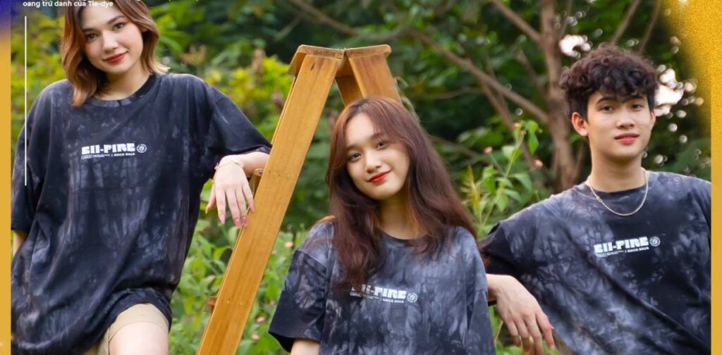 Trang phục thiết kế cổ tròn đơn giản được nhiều học sinh yêu thích