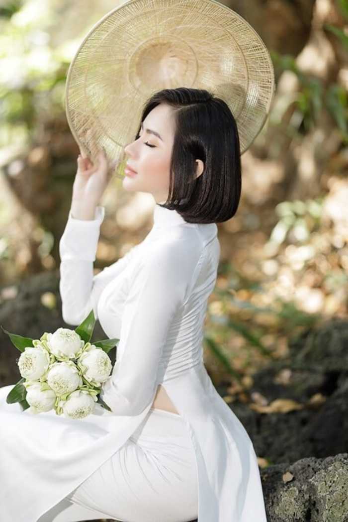 Mẫu tóc ngắn ngang vai ép phồng